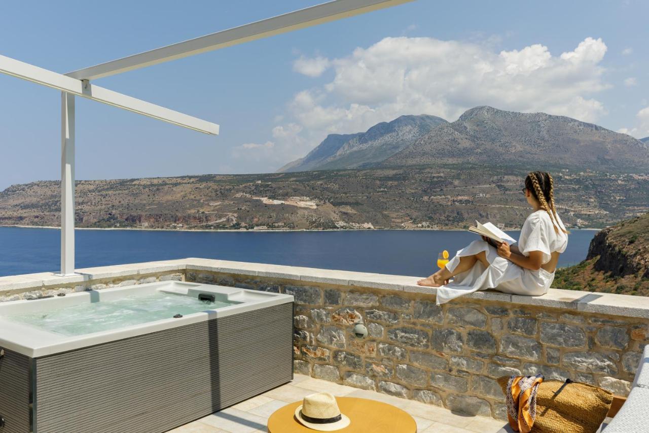 Trapela Limeni Luxury Suites Exterior foto