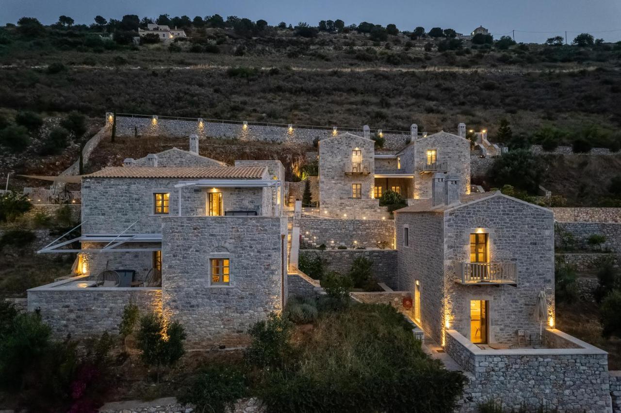Trapela Limeni Luxury Suites Exterior foto