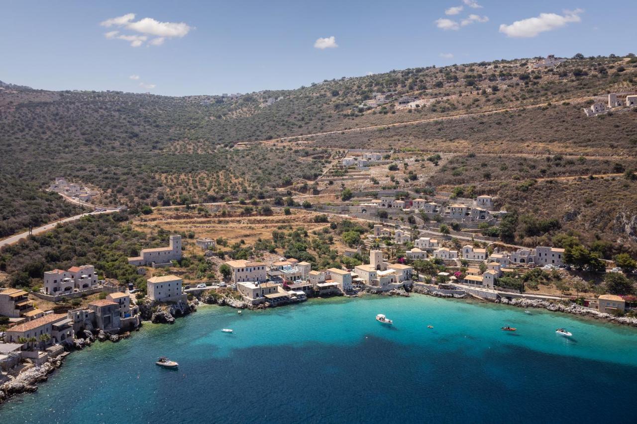 Trapela Limeni Luxury Suites Exterior foto