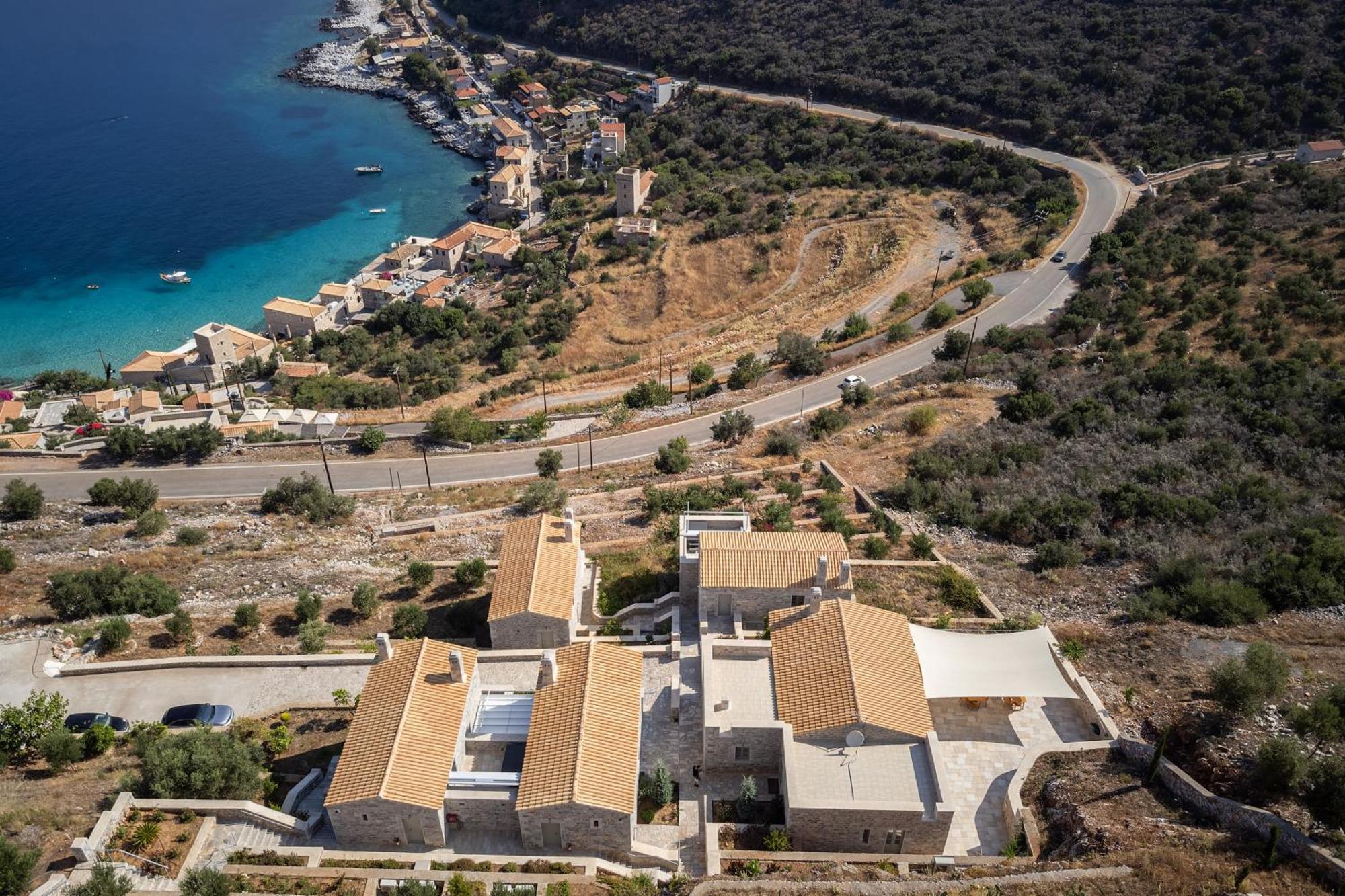 Trapela Limeni Luxury Suites Exterior foto