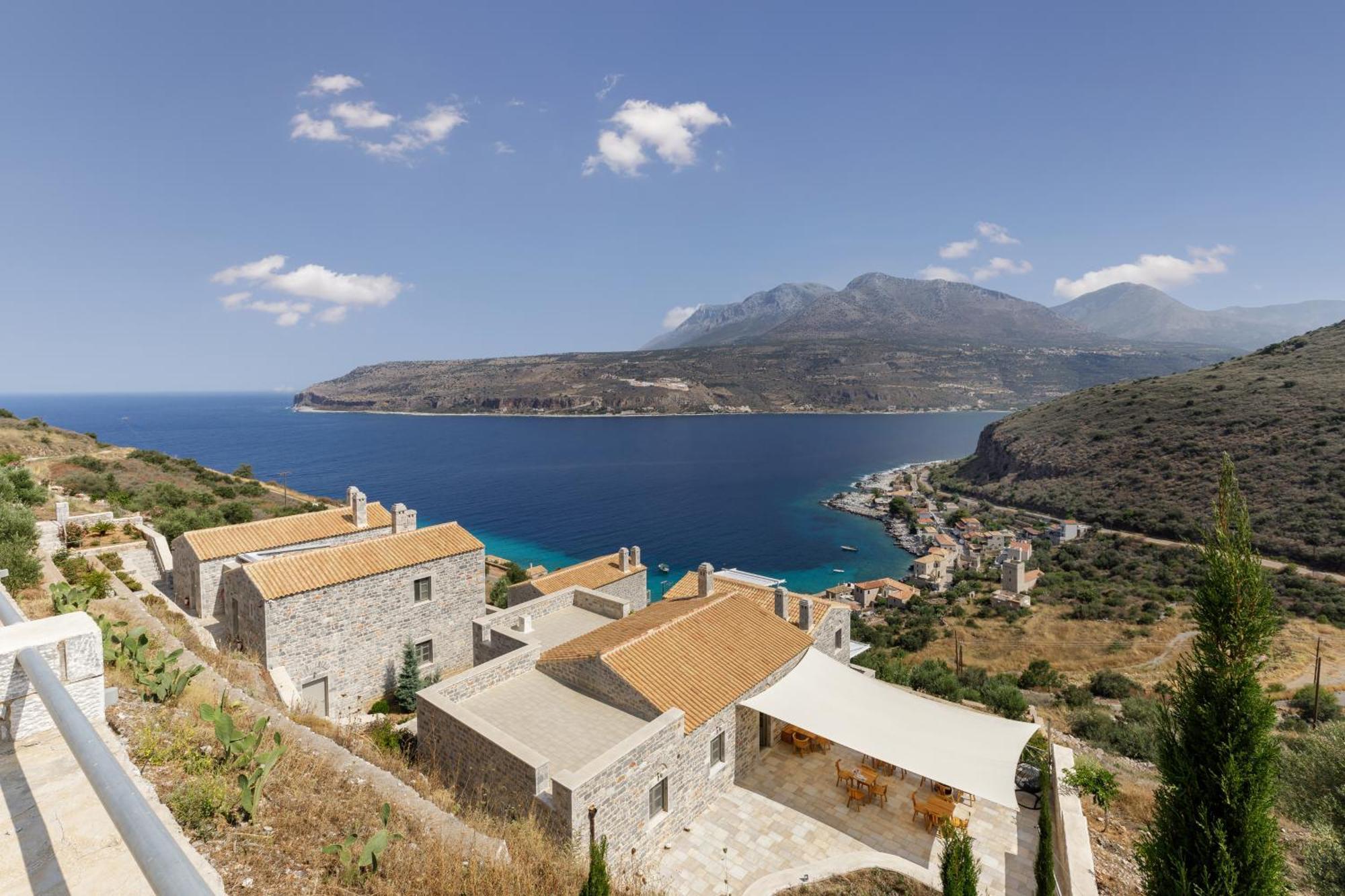 Trapela Limeni Luxury Suites Exterior foto