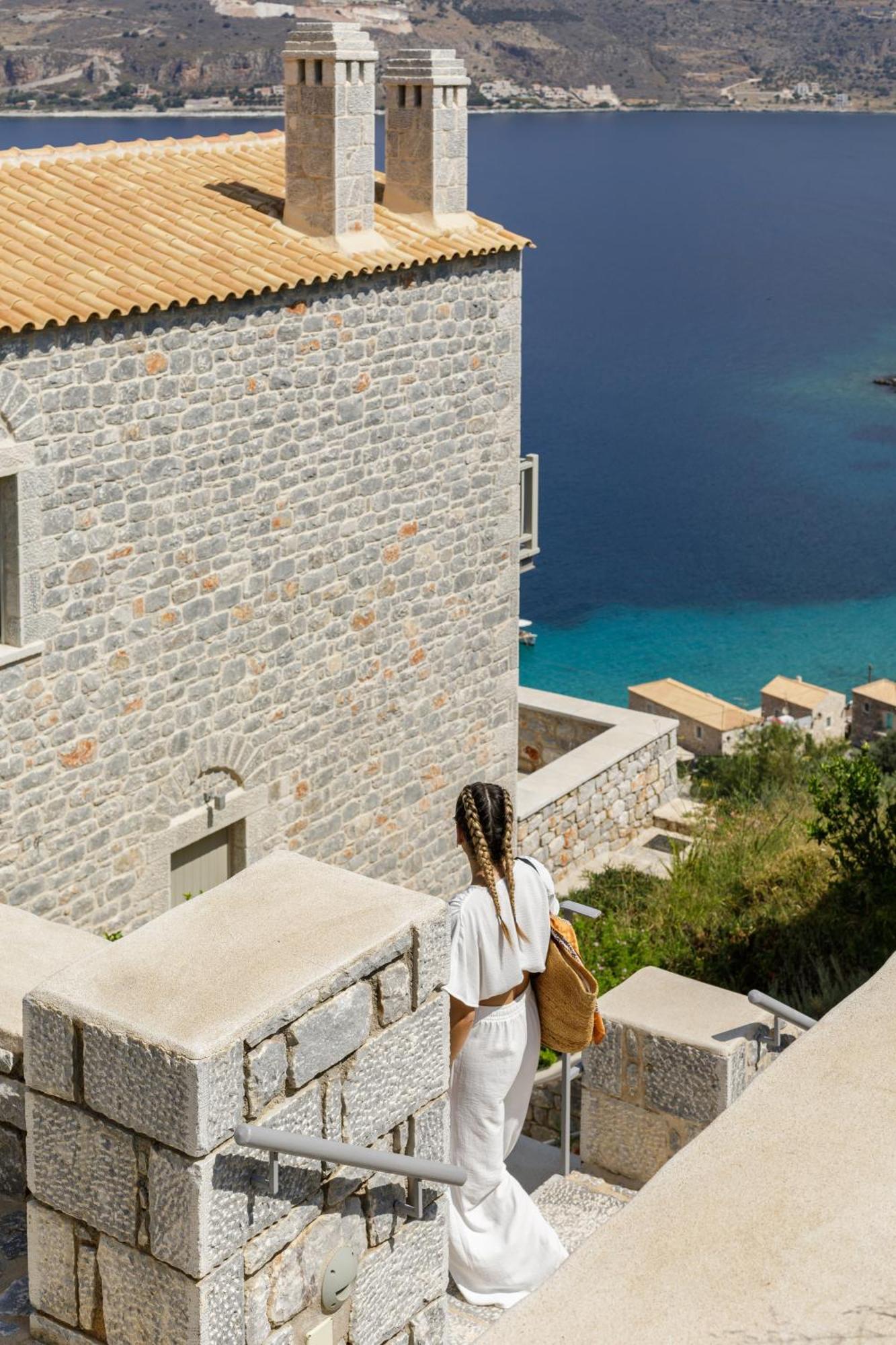 Trapela Limeni Luxury Suites Exterior foto