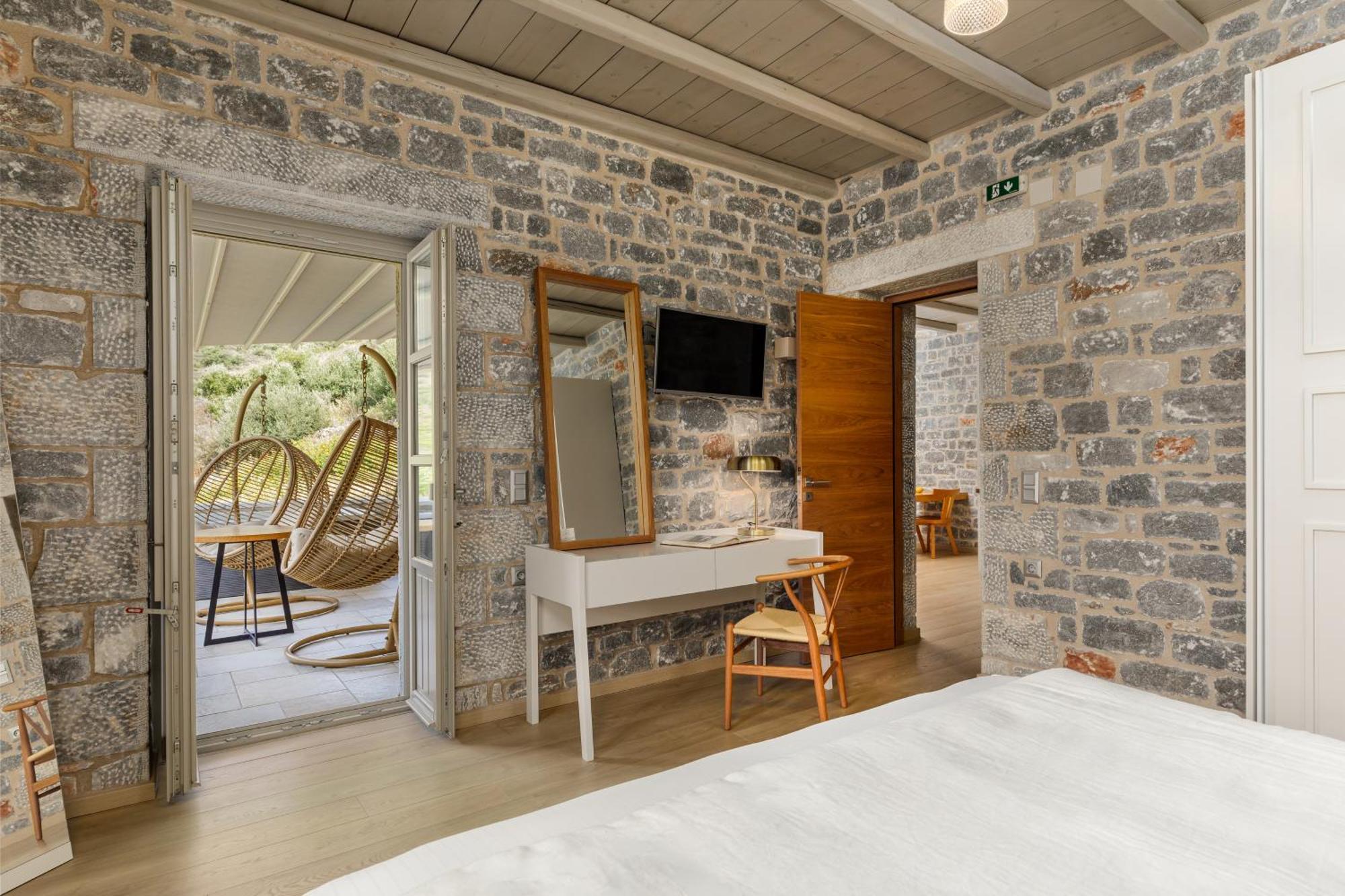 Trapela Limeni Luxury Suites Exterior foto