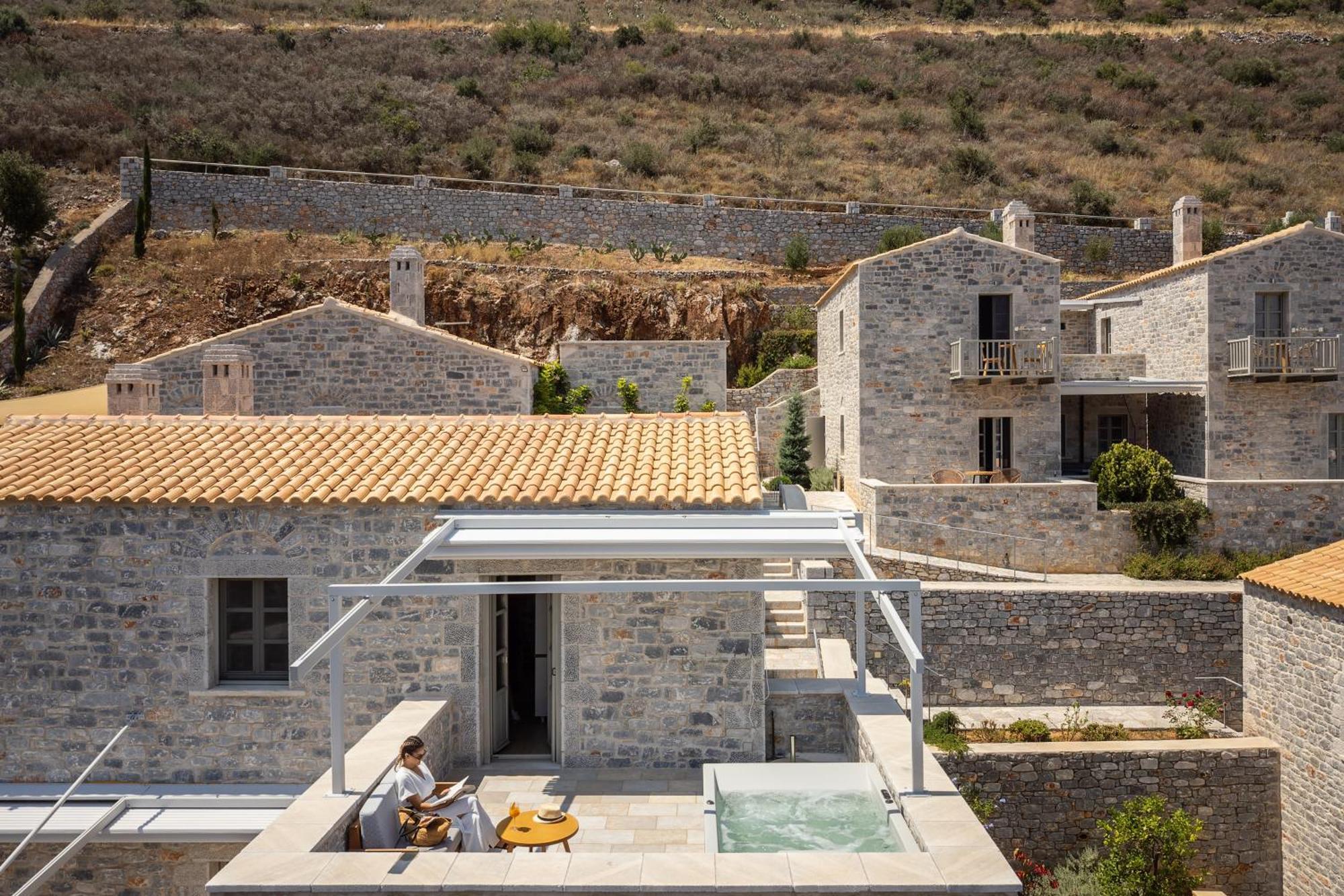 Trapela Limeni Luxury Suites Exterior foto